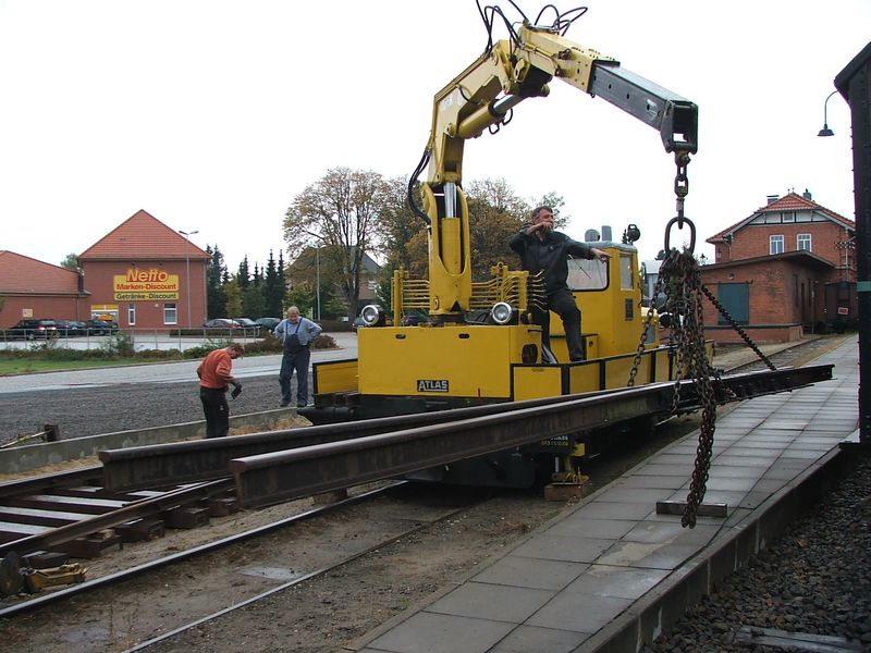2009-09-30, Museumsbahn Weichenbau63.JPG
